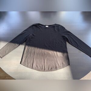 🖤Beautiful, SOFT Chicos size 2 (Large/12) black sweater.  Perfect condition!